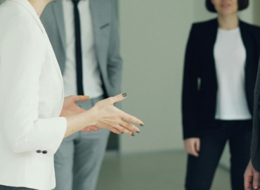 как уволить сотрудника при банкротстве организации в 2026 - фото - 1